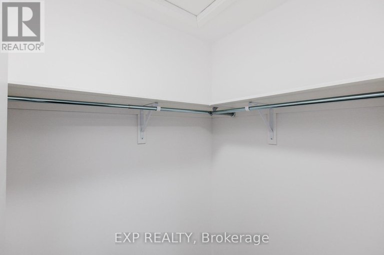 28765726/827-silhouette-private/cedargrovefraserdale/ottawa/ontario/K2J4S3_22