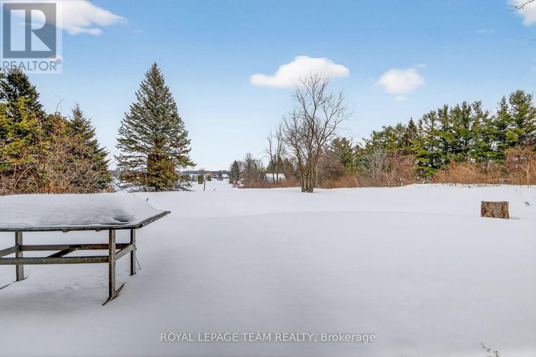 29422751/5965-rideau-valley-drive-n/manotick-south-to-roger-stevens/ottawa/ontario/K4M1B3_4