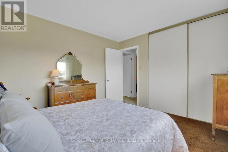 28599541/6343-viseneau-drive/chateauneuf/ottawa/ontario/K1C2G8_26
