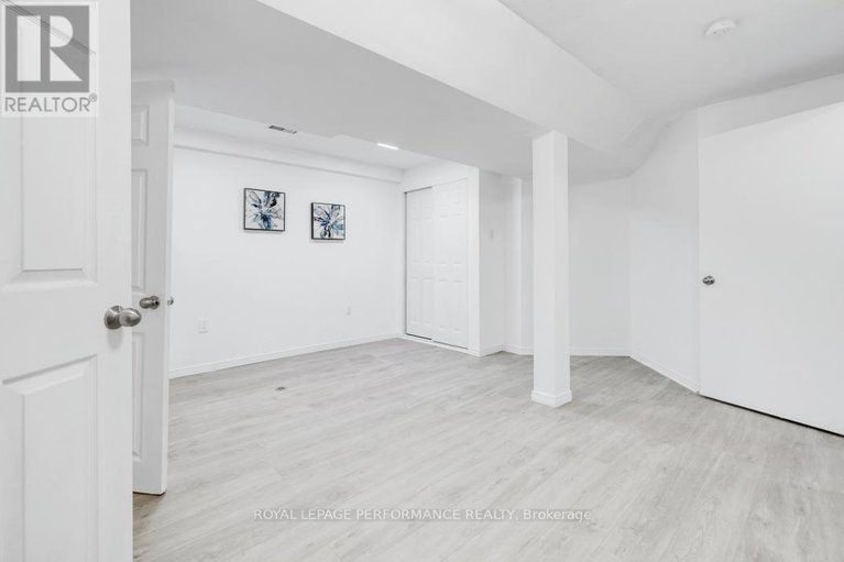28601739/1416-caravel-crescent/bilberry-creekqueenswood-heights/ottawa/ontario/K1E3X4_25