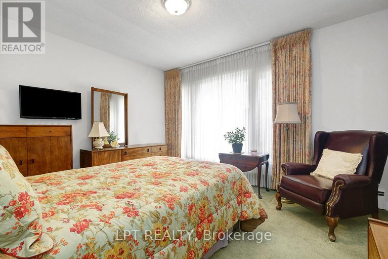 28230942/169-roger-road/faircrest-heights/ottawa/ontario/K1H5C7_22