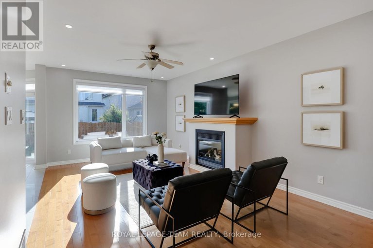 28886612/36-keighley-circle/morgans-grantsouth-march/ottawa/ontario/K2K3H8_20