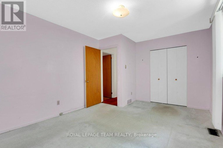 28515149/16-keewatin-crescent/borden-farmstewart-farmcarleton-heightsparkwood-hills/ottawa/ontario/K2E6Z1_21