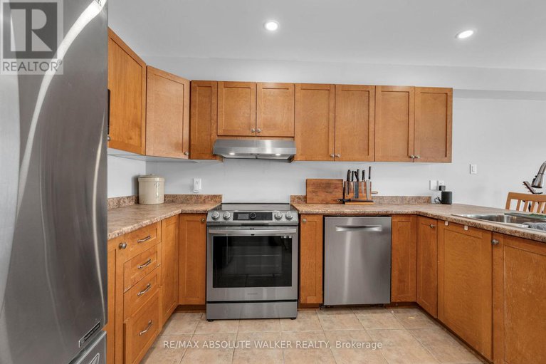 29392519/2351-glandriel-crescent/springridgeeast-village/ottawa/ontario/K4A4S8_16