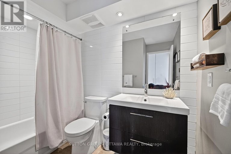 29217900/317-214-viewmount-drive/borden-farmstewart-farmcarleton-heightsparkwood-hills/ottawa/ontario/K2E7X3_12