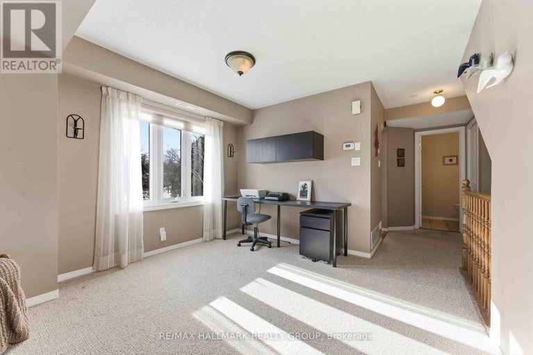 29461291/1660-locksley-lane/beaconwood/ottawa/ontario/K1J1B6_11