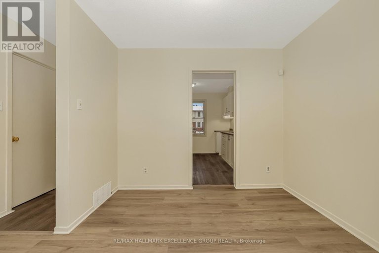 29167198/15-1968-fairglen-mews/blackburn-hamlet-south/ottawa/ontario/K1B5A5_11