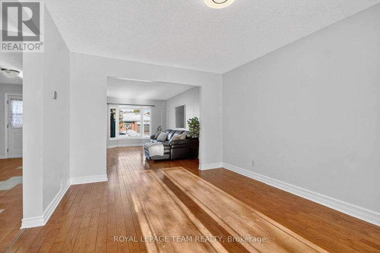 29430721/1604-proulx-drive/fallingbrookpineridge/ottawa/ontario/K4A1T5_10