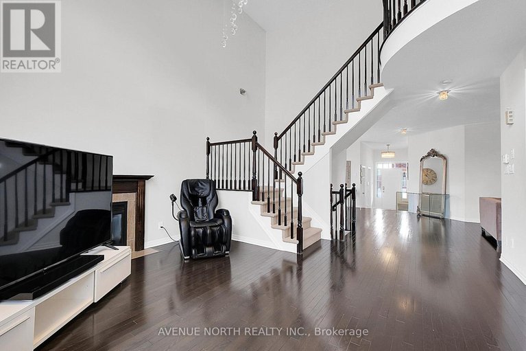 28540961/429-dovehaven-street/mer-bleuebradley-estatesanderson-park/ottawa/ontario/K1W0H2_24
