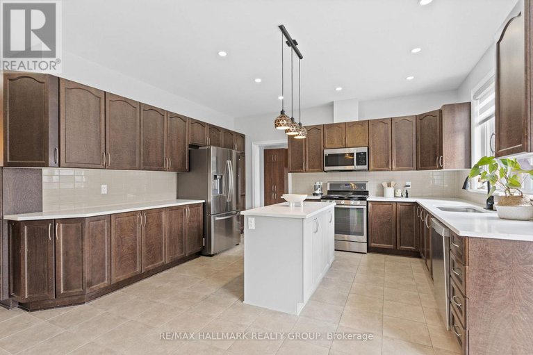28811812/254-gracewood-crescent/blossom-parkkemp-parkfindlay-creek/ottawa/ontario/K1T0J1_7
