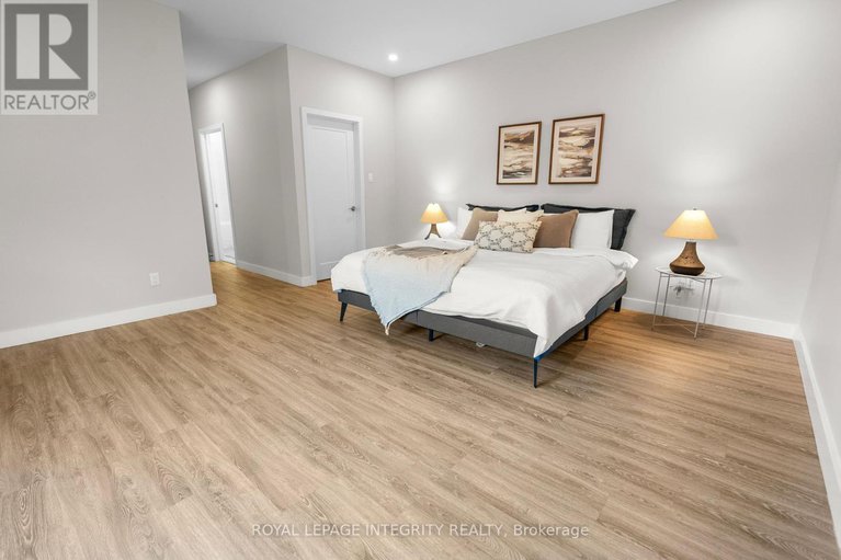 28968738/a-b-247-granville-street/vanier/ottawa/ontario/K1L6Z3_18