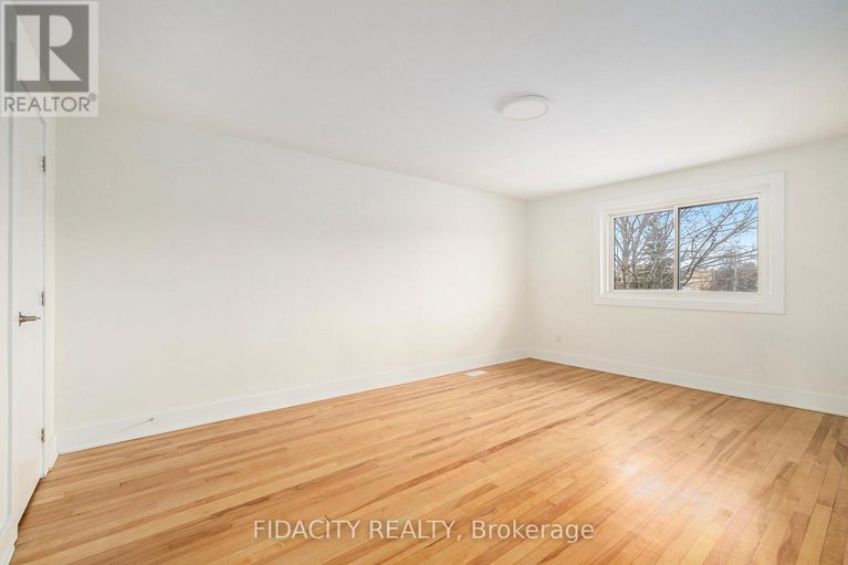 28516012/1030-maitland-avenue/braemar-park/ottawa/ontario/K2C2B6_18