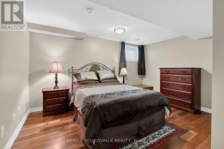 29627313/241-denali-way/stittsville-north/ottawa/ontario/K2S0N1_36