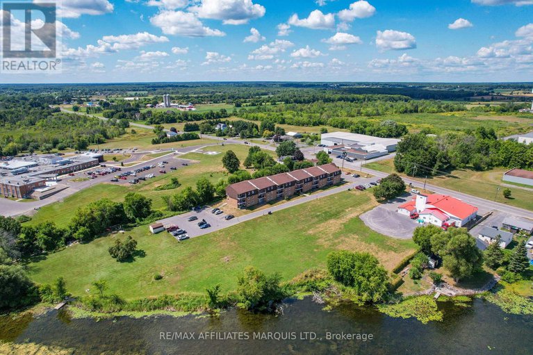 28769103/109-220-kenyon-street-w/alexandria/north-glengarry/ontario/K0C1A0_31