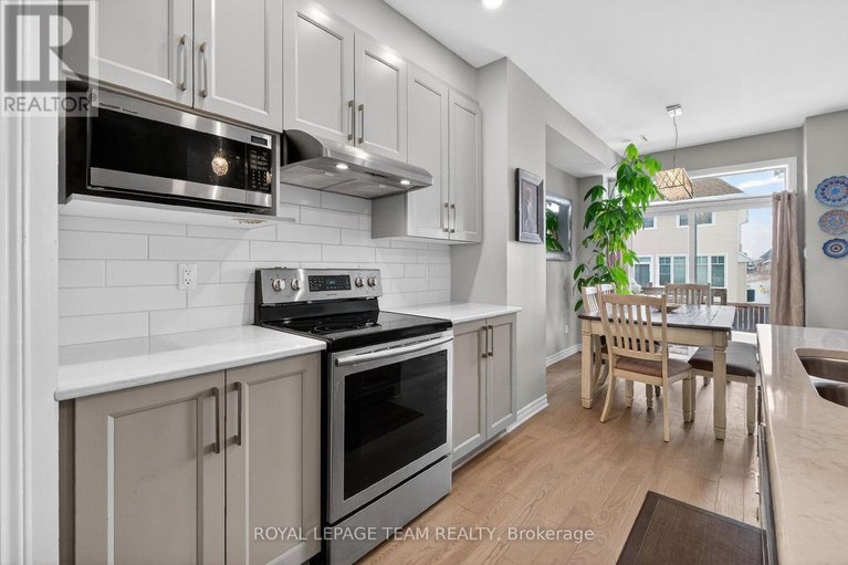 29372615/829-miikana-road/blossom-parkkemp-parkfindlay-creek/ottawa/ontario/K1X0G5_10