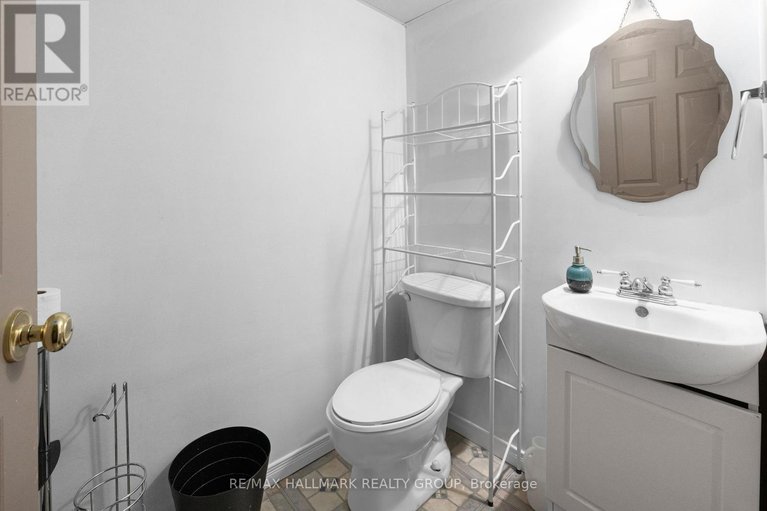 29454633/2836-mozart-court/emerald-woodssawmill-creek/ottawa/ontario/K1T2P7_24