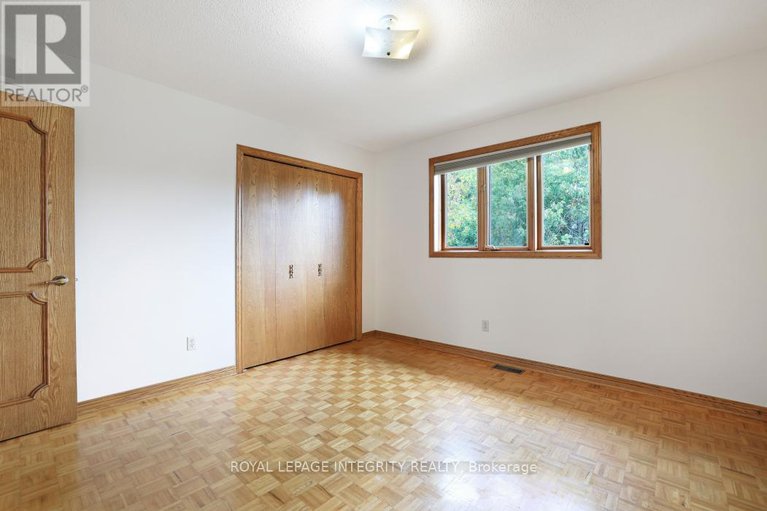 28932150/2291-courtice-avenue-e/alta-vista/ottawa/ontario/K1H7G7_25
