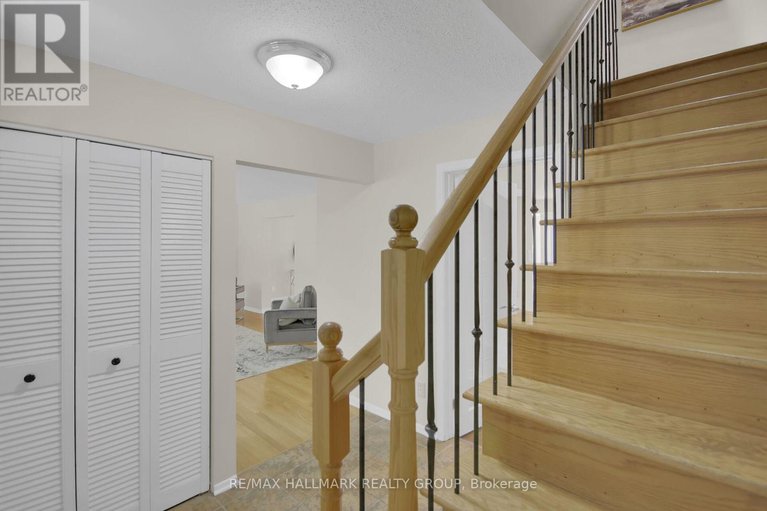 28723074/51-charkay-street/borden-farmstewart-farmcarleton-heightsparkwood-hills/ottawa/ontario/K2E5N5_6
