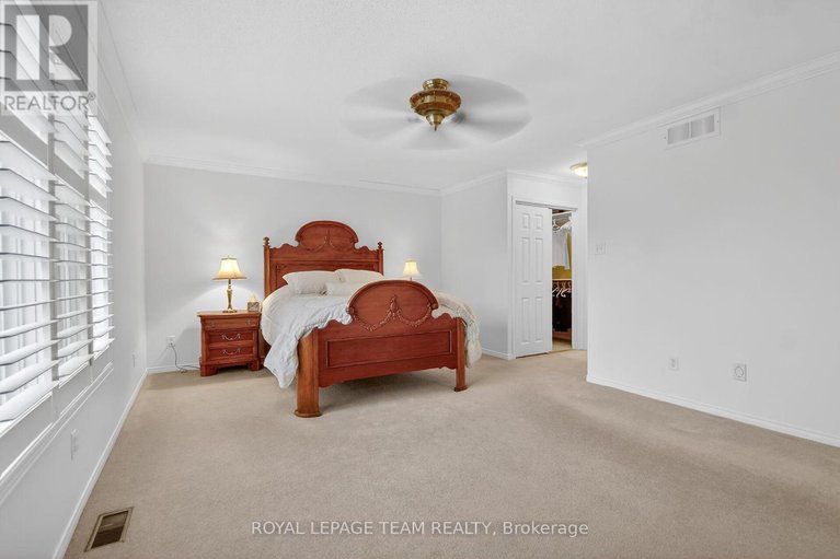 29471661/3113-apple-hill-drive-s/upper-hunt-club/ottawa/ontario/K1T3Z2_26