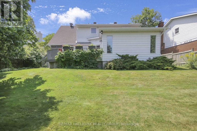 28723074/51-charkay-street/borden-farmstewart-farmcarleton-heightsparkwood-hills/ottawa/ontario/K2E5N5_46