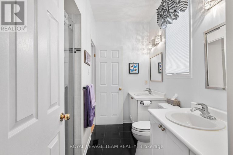 28475443/25-trump-avenue/central-park/ottawa/ontario/K2C4A7_28