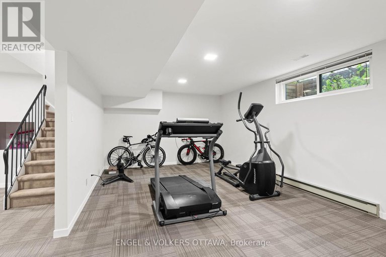 28648909/20-garand-place/urbandale-acres/ottawa/ontario/K1H8M1_37