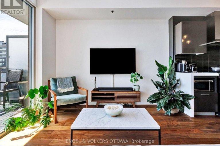 28414766/516-360-mcleod-street/ottawa-centre/ottawa/ontario/K2P1A9_4