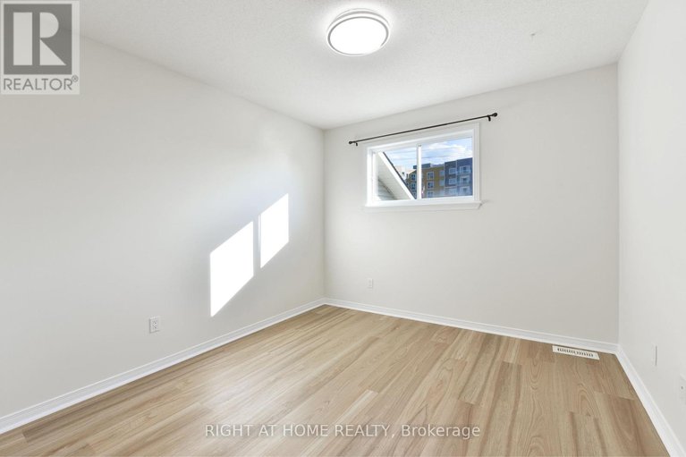 28391369/205-gray-crescent/beaverbrook/ottawa/ontario/K2K3L8_22