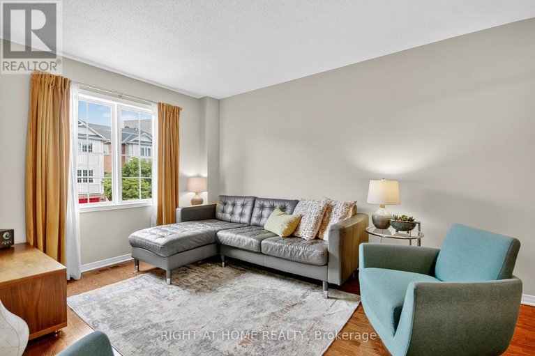 29617505/24-manhattan-crescent/central-park/ottawa/ontario/K2C4B4_5