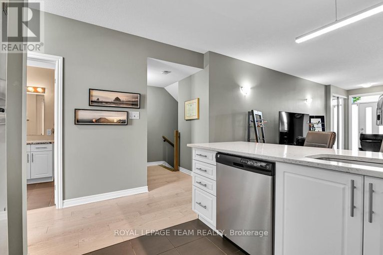 28681481/604-brian-good-avenue/riverside-southgloucester-glen/ottawa/ontario/K4M0G7_16