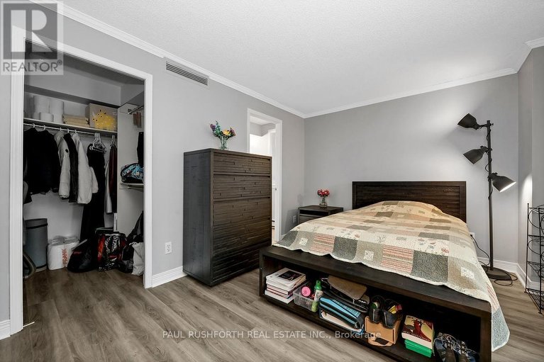 29615589/202-939-north-river-road/overbrook/ottawa/ontario/K1K3V2_17