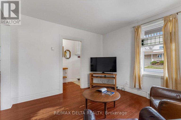 29086342/89-high-street/vankleek-hill/champlain/ontario/K0B1R0_7