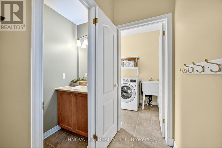 28908766/3719-twin-falls-place/riverside-southgloucester-glen/ottawa/ontario/K1V1W7_32
