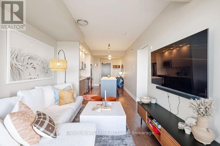 28893312/809-88-richmond-road/westborohampton-park/ottawa/ontario/K1Z0B1_10
