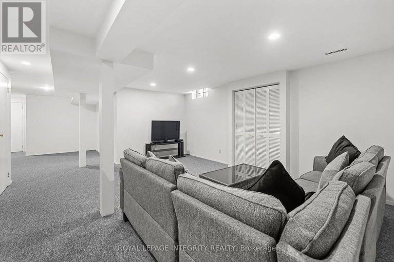 29332214/830-acadian-gardens/convent-glen/ottawa/ontario/K1C2V6_31