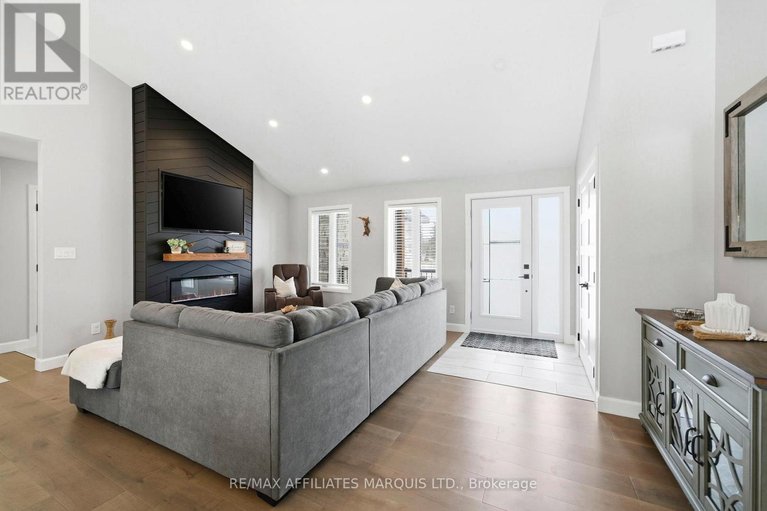 29568097/6836-james-crescent/south-glengarry-charlottenburgh-twp/south-glengarry/ontario/K0C2E0_5