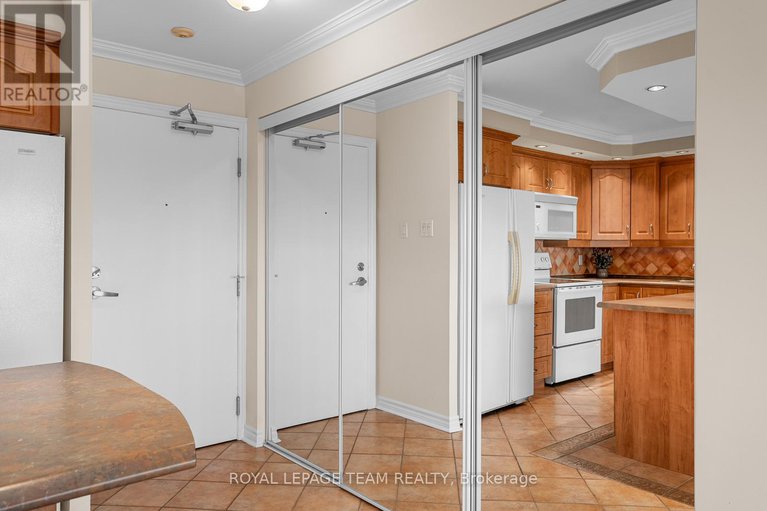 28640846/1508-40-landry-street/vanier/ottawa/ontario/K1L8K4_28