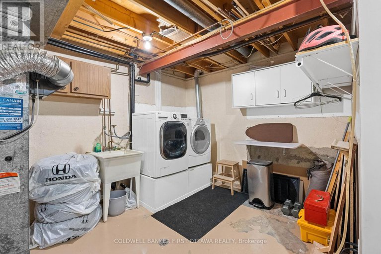 28819610/12-550-straby-avenue/overbrookcastle-heights/ottawa/ontario/K1K1H1_29