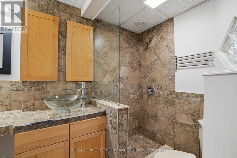 29550291/420-crystal-court/town-of-rockland/clarence-rockland/ontario/K4K0A1_23