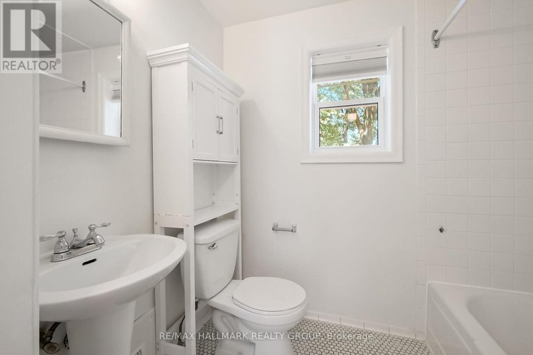 28776186/82-laurentian-place/civic-hospital/ottawa/ontario/K1Y4E2_27