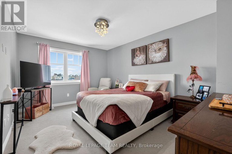 29372615/829-miikana-road/blossom-parkkemp-parkfindlay-creek/ottawa/ontario/K1X0G5_21