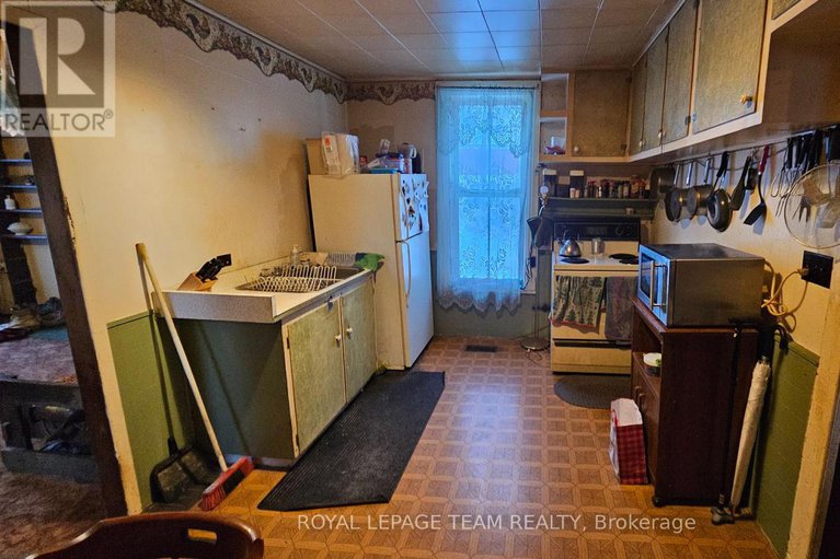 28030995/279-water-street/almonte/mississippi-mills/ontario/K0A1A0_8