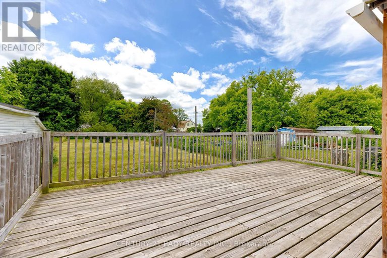 28505414/424-moore-street/renfrew/renfrew/ontario/K7V1L9_14
