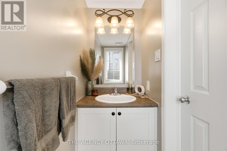 29656876/107-caithness-private/mer-bleuebradley-estatesanderson-park/ottawa/ontario/K1W0G4_7