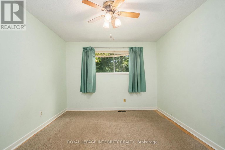 28649416/14-mulvagh-avenue/borden-farmstewart-farmcarleton-heightsparkwood-hills/ottawa/ontario/K2E6M6_21