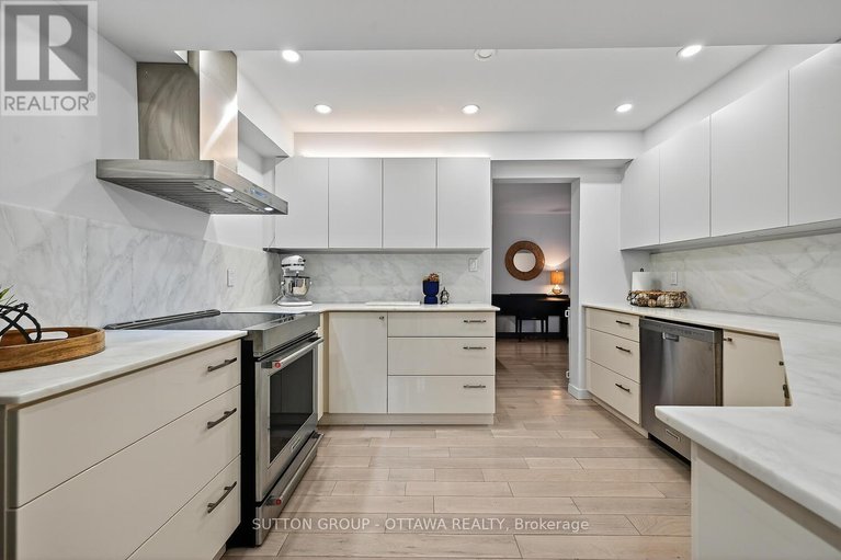 29116675/1-bayside-private/mooneys-bayriverside-park/ottawa/ontario/K1V9R3_7