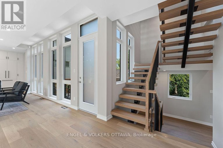 29426173/261-dovercourt-avenue/westborohampton-park/ottawa/ontario/K1Z5P5_16