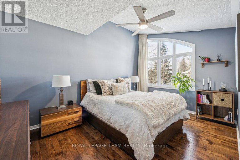 29366238/4298-sunwood-crescent/carson-grove/ottawa/ontario/K1J1B8_19