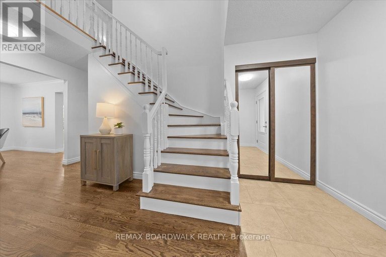 29672747/1443-larkhaven-crescent/orleanssunridge/ottawa/ontario/K1C5A5_27