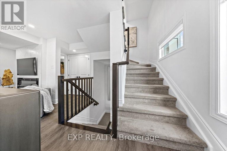 28648358/615-makwa-private/cfb-rockcliffe-and-area/ottawa/ontario/K1K5A4_16